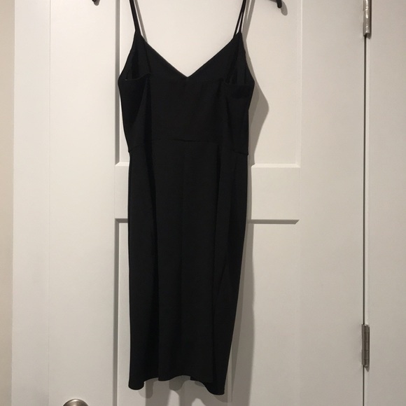 Little black dress 🖤 Size small. Knee length spaghetti strap V-neck. Lulus. - Picture 5 of 6